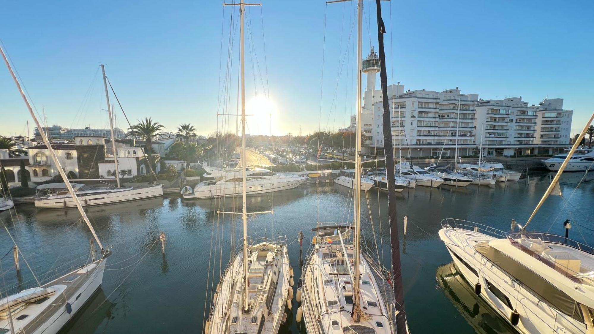 Estudio Frente Al Canal Con Terraza Empuriabrava Luaran gambar